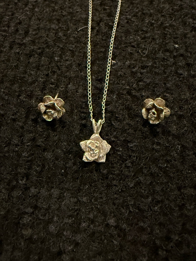 10k White Gold 18" Diamond Rose Pendant Necklace And Earring Set